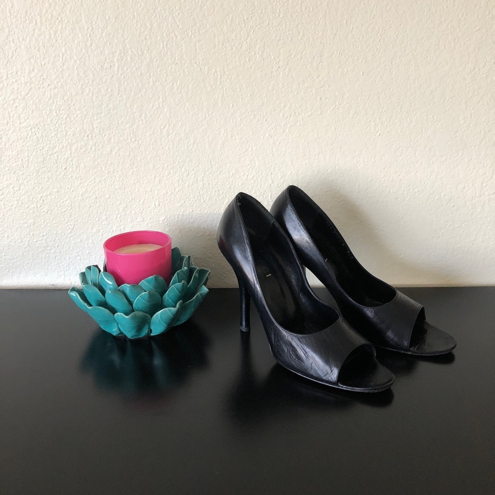 Gucci peep-toe leather pumps
